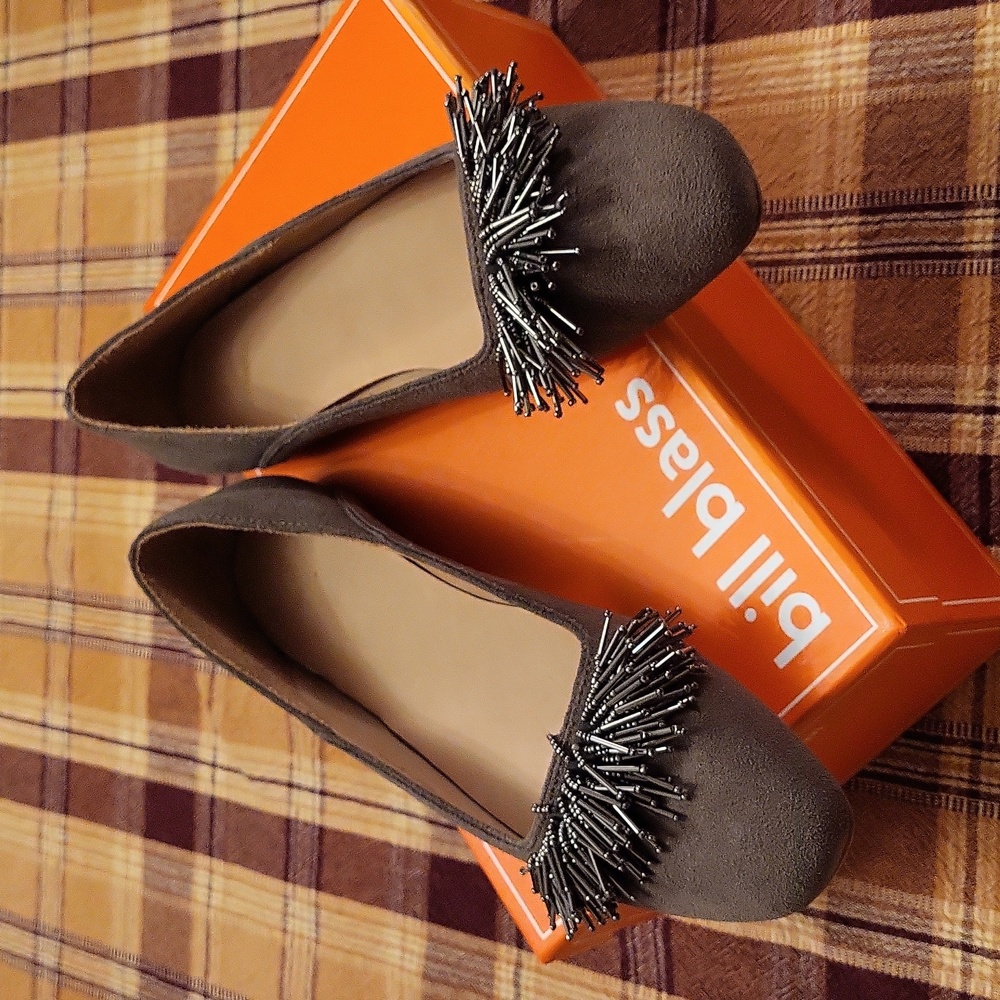 🆕️ Bill Blass Audrey Flats, suede, mushroom color